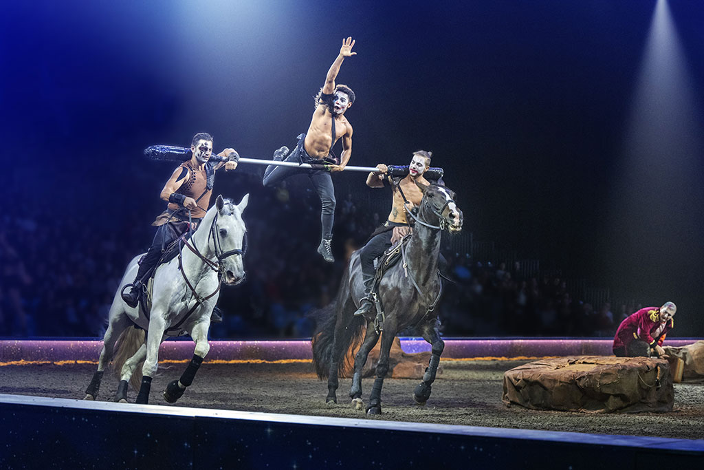 Cavalluna_12_Waghalsige_Trickreiter